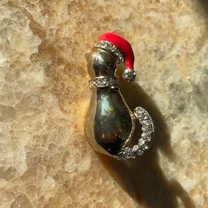 Christmas Cat Faux Gold & Diamond Pin
